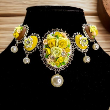 Maharani Yellow Roses Choker Necklace set