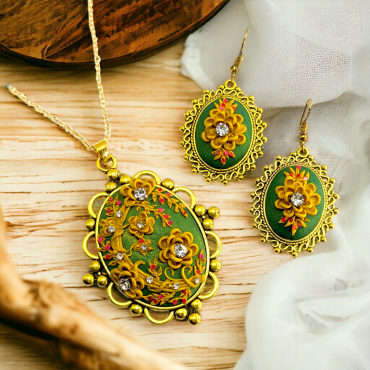 Vintage Gold Mughal Style Handmade Jewelry Set