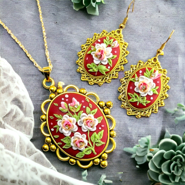 Vintage Gold Red Velvet Handmade Jewellery Set