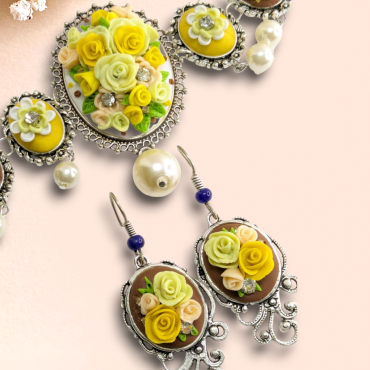 Maharani Yellow Roses Choker Necklace set