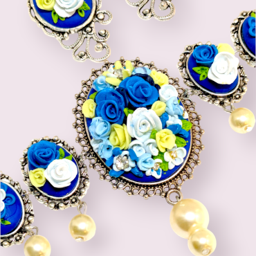 Maharani Blues Choker Necklace set