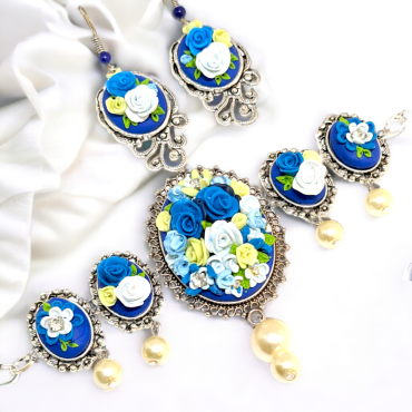 Maharani Blues Choker Necklace set