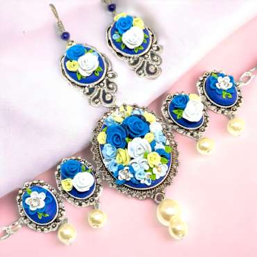 Maharani Blues Choker Necklace set