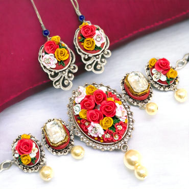 Maharani Reds Choker Necklace set